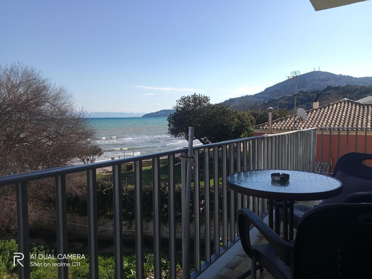 Dimitris Apartments Messongi 메손기 외부 사진
